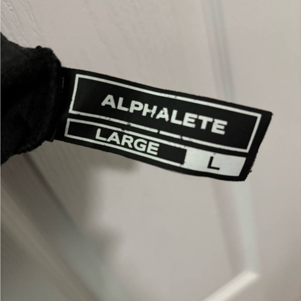 ALPHALETE sleeveless cutoff men’s shirt. - Picture 2 of 4
